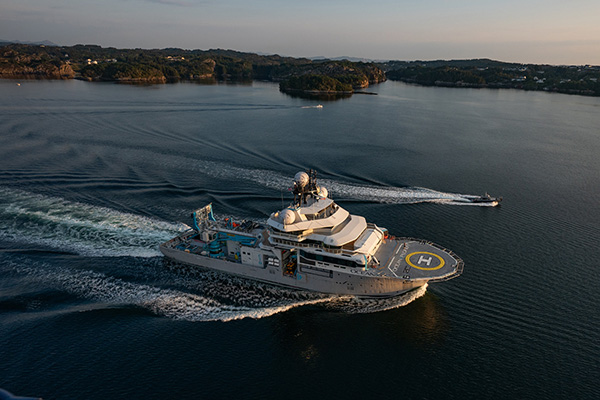 Bild: Die „OceanXplorer“ ist das fortschrittlichsten Forschungsschiff der Welt. Mit einer Reihe maßgeschneiderter Ausrüstungen ist PALFINGER einer der Hauptlieferanten an Bord.
