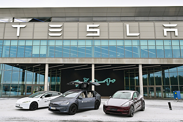 Bild: Tesla will Werk nach Pause wieder komplett hochfahren