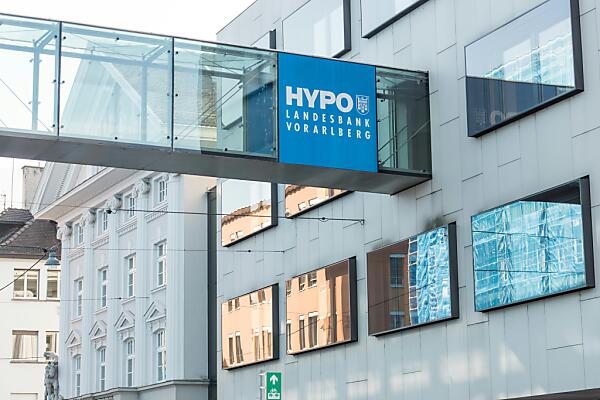 Bild: Signa-Pleite könnte Hypo Vorarlberg 131 Mio. Euro kosten