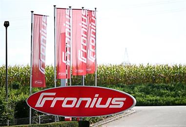 Bild: Fronius streicht 450 Jobs im Inland und 200 im Ausland