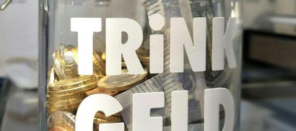 Bild: Mehrere Landeshauptleute für Neuregelung beim Trinkgeld
