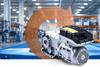 Bild: Lenze präsentiert ein kompaktes Motor-Drive-System, das Synchronmotor, Getriebe und Umrichter ­kombiniert. Es erreicht IE5/IE6-Effizienz, spart bis zu 62 % Motorverluste und senkt CO2-Emissionen.