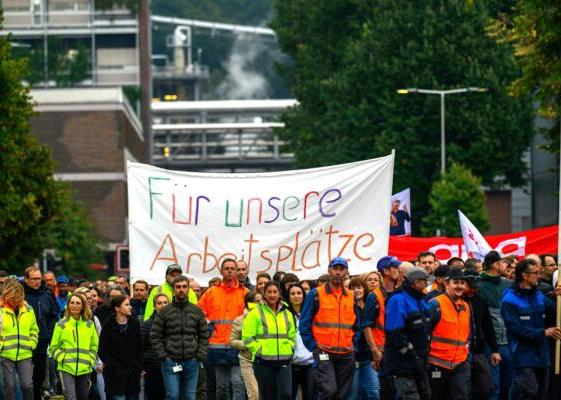 Bild: Lenzing baut bis Ende 2027 bis zu 600 Jobs ab