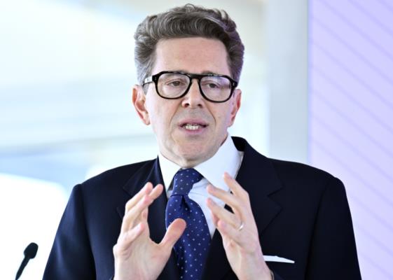 Bild: Mahrer räumt in Debatte um WKÖ-Gehälter 