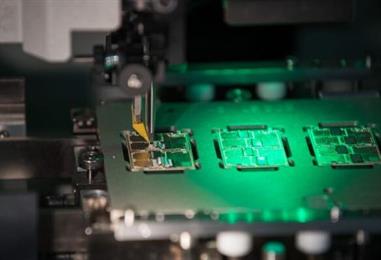 Bild: USA kündigen Zölle auf chinesische Halbleiter an