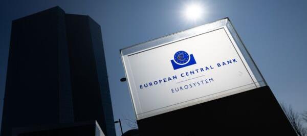 Bild: EZB debattiert laut Chefvolkswirt vorerst keine Zinsänderung