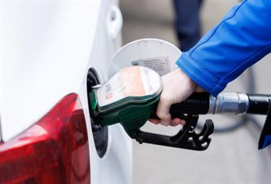 Bild: Spritpreisbremse nach Zustimmung der Grünen beschlossen