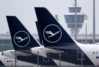 Bild: Flugbegleiter streiken bei der Lufthansa