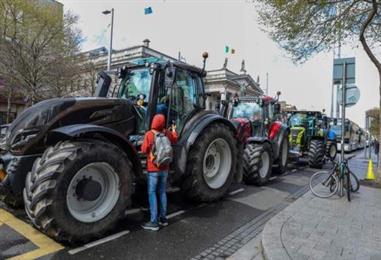 Bild: Spritpreis-Proteste in Irland - Treibstoff wird knapp