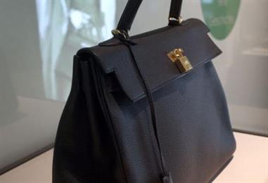 Bild: Nahost-Konflikt zieht Luxusbranche nach unten