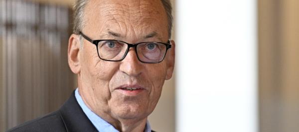 Bild: Industrie auf wackeligen Beinen