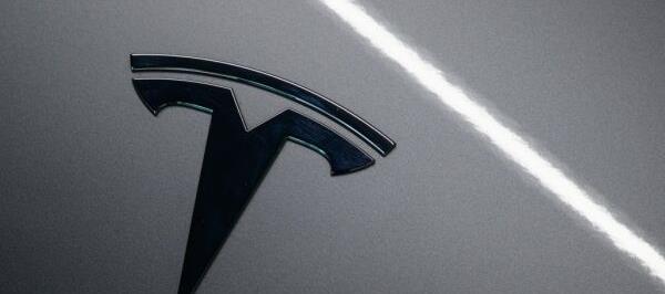Bild: Tesla mit mehr Umsatz und Gewinn