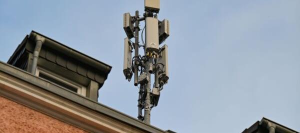 Bild: Nokias KI-Geschäft brummt - Wachstumsziele angehoben