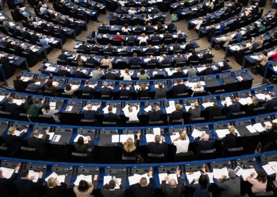 Bild: EU-Parlament stimmt für Umsetzung von EU-US-Zolldeal