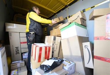 Bild: Onlinehändler erwarten geringeres Umsatzplus mit Paketsteuer