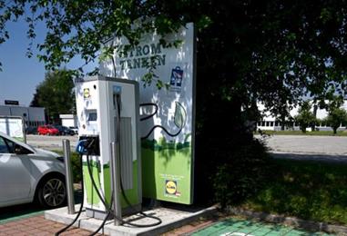 Bild: E-Autos fahren bei 30 Grad am effizientesten