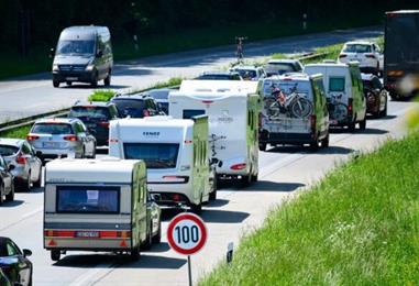 Bild: Benzin und Diesel sind zu Wochenbeginn wieder teurer