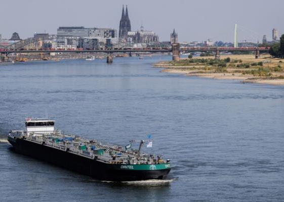 Bild: Niedrige Pegelstände beeinträchtigen deutsche Schifffahrt