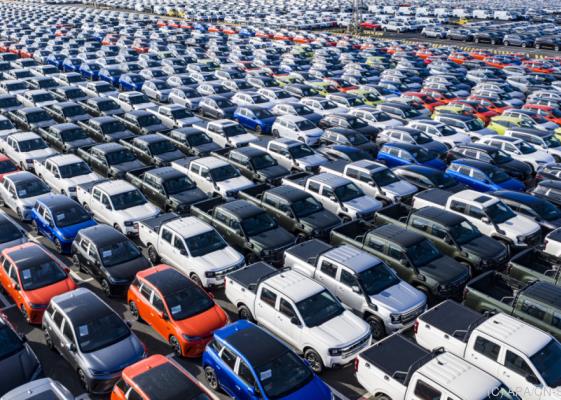 Bild: Kleines Plus bei Pkw-Neuzulassungen - E-Autos im Trend
