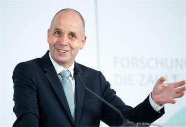 Bild: IHS-Chef Bonin schlägt AMS-Jobangebote für Beschäftigte vor