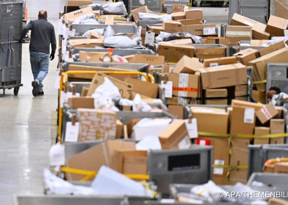 Bild: Paketsteuer - Händler sind vorbereitet, Klagen angekündigt