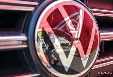 Bild: VW und IG Metall verhandeln - 12.000 Stellen sollen weg